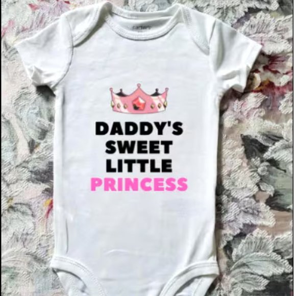 Daddy’s Sweet Little Princess 100% Cotton Onesie | Multiple Sizes - Picture 1 of 1